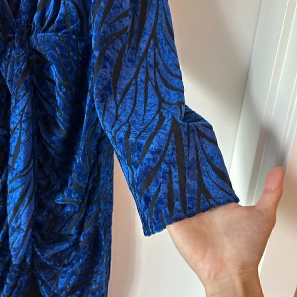 Torrid At The Knee Velvet High Slit Dress Size 24 NWT - Picture 8 of 13